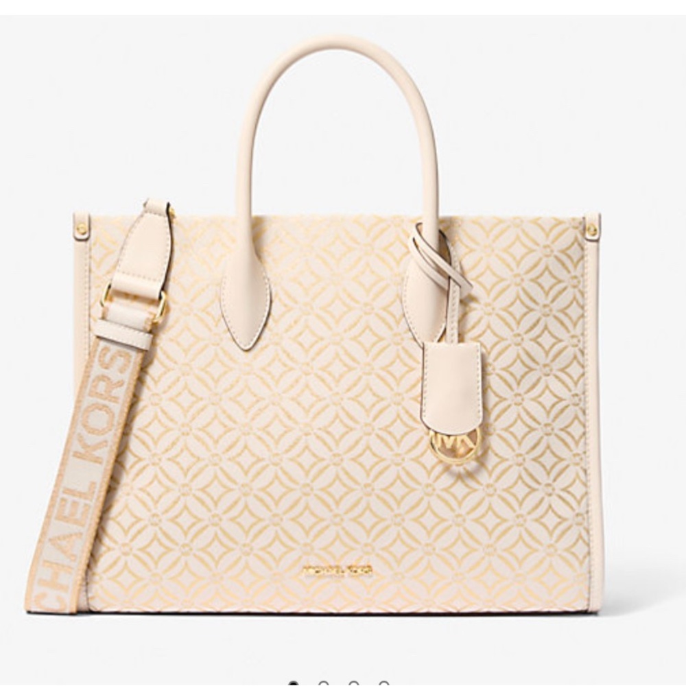 Michael Kors Large Tote Bag


Description in the picture section
